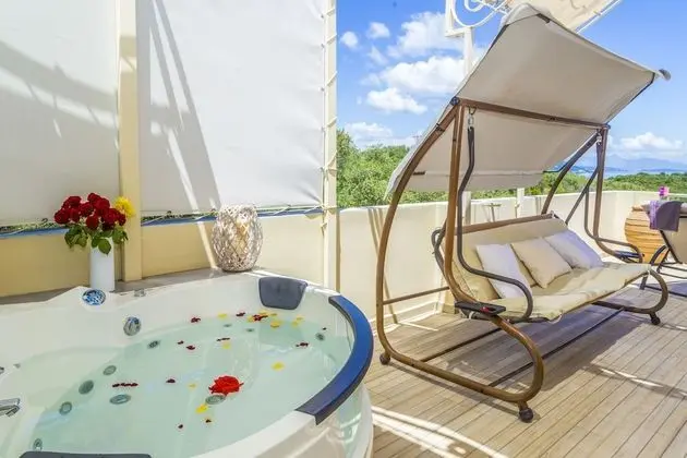 Superior Çatı Katı Süiti (Penthouse), 1 Yatak Odası, Jakuzi, Deniz Manzaralı