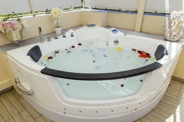 Superior Çatı Katı Süiti (Penthouse), 1 Yatak Odası, Jakuzi, Deniz Manzaralı