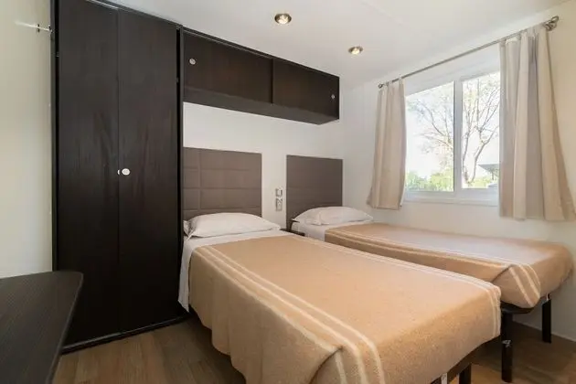 Lodge Deluxe - MD (Deluxe Mobile Home)