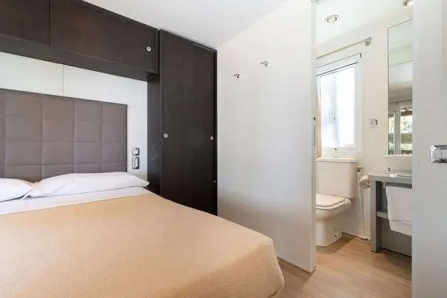 Lodge Deluxe - MD (Deluxe Mobile Home)