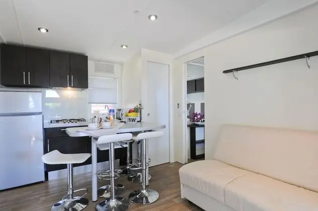 Lodge Deluxe - MD (Deluxe Mobile Home)