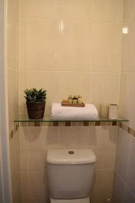 Büyük Yataklı Tek Kişilik Oda
