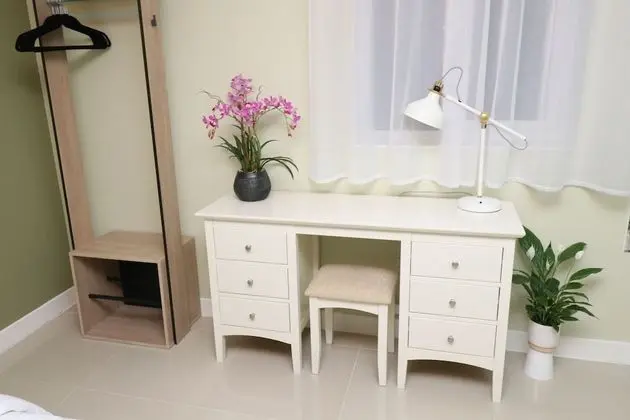 Üç Kişilik Oda