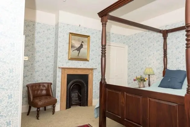Tek Büyük Yataklı Oda (Four Poster Bed)