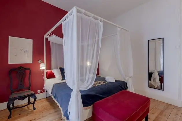 Apart Daire, 2 Yatak Odası, Balkon, Bahçe Manzaralı