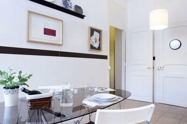 Apart Daire, 2 Yatak Odası, Balkon, Bahçe Manzaralı