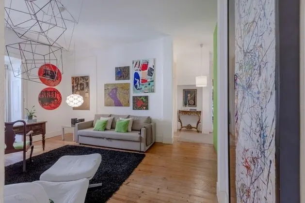 Apart Daire, 2 Yatak Odası, Balkon, Bahçe Manzaralı