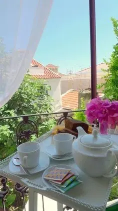 Apart Daire, 2 Yatak Odası, Balkon, Bahçe Manzaralı