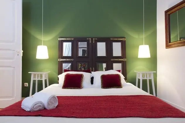 Apart Daire, 2 Yatak Odası, Balkon, Bahçe Manzaralı