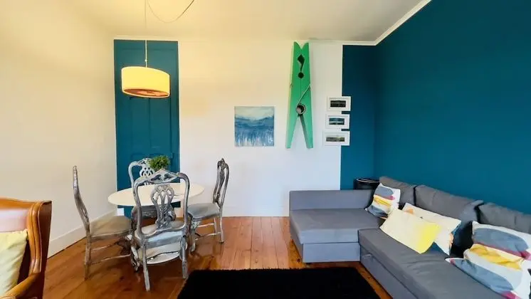 Apart Daire, 2 Yatak Odası, Balkon, Bahçe Manzaralı