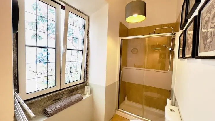 Apart Daire, 2 Yatak Odası, Balkon, Bahçe Manzaralı