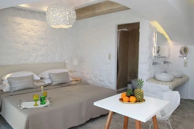 Superior Suite with Sea View and outdoor Hot Tub
