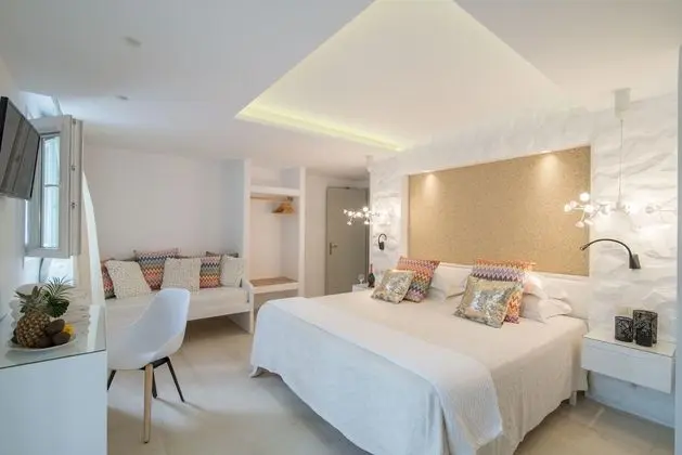 Superior Suite, Semi Basement