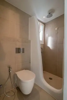 Superior Suite, Semi Basement