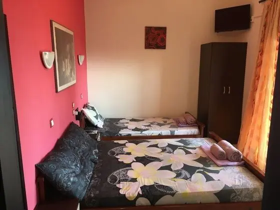 Üç Kişilik Oda