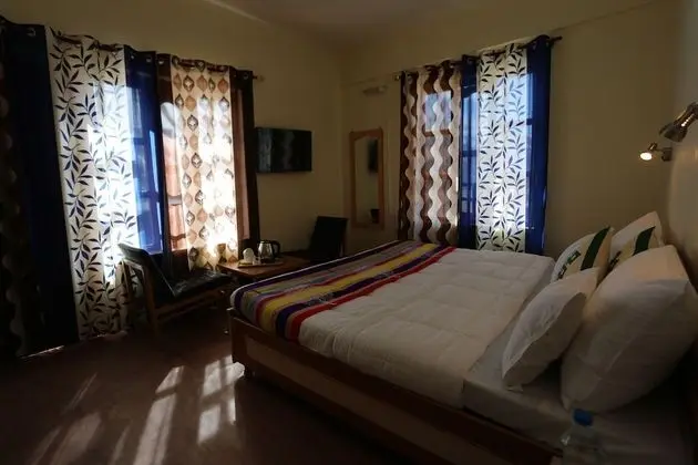 Standard Oda, Dağ Manzaralı