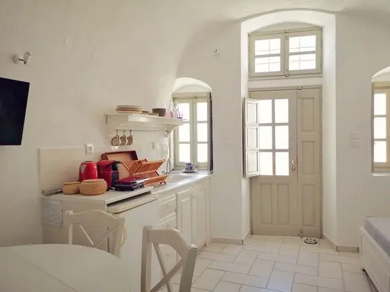 Honeymoon Cave Suite with Outdoor Jacuzzi
