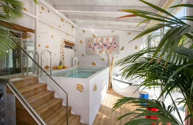 Villa, 5 Yatak Odası, Şömine