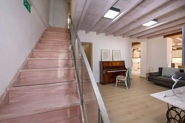 Villa, 5 Yatak Odası, Şömine