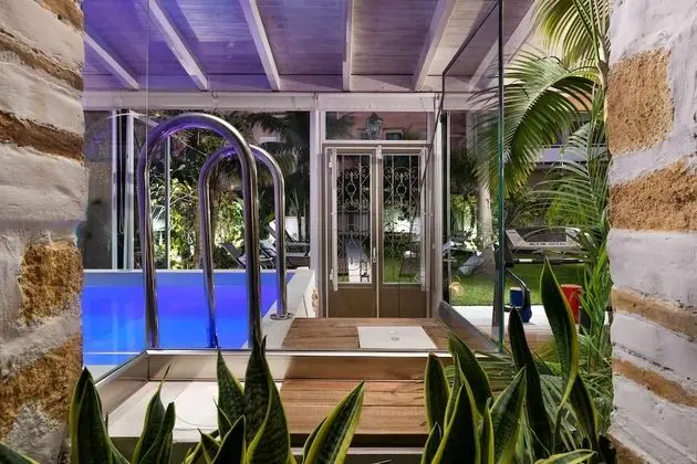 Villa, 5 Yatak Odası, Şömine