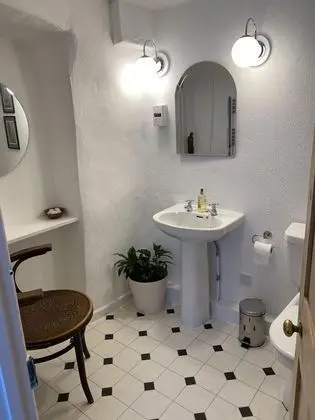 Tek Büyük veya İki Ayrı Yataklı Oda, Banyolu/Duşlu, Avlu Manzaralı (Gittisham)