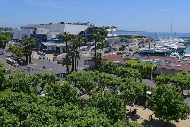 Superior Tek Büyük veya İki Ayrı Yataklı Oda, Deniz Manzaralı