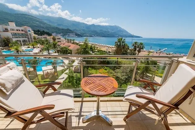 Superior Tek Büyük veya İki Ayrı Yataklı Oda, Balkon, Deniz Manzaralı