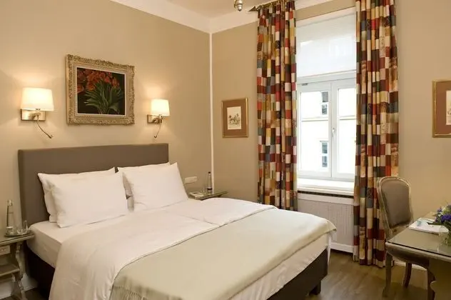 Comfort Tek Büyük Yataklı Oda