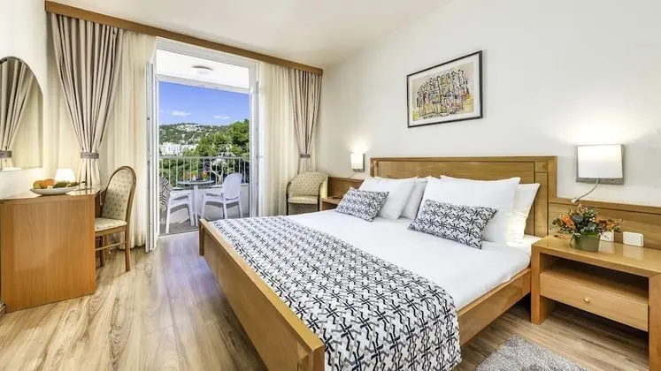 Standard Üç Kişilik Oda, Deniz Manzaralı