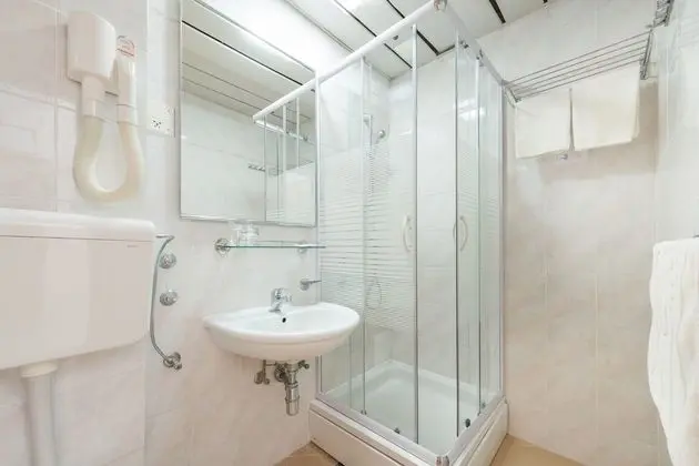 Standard Üç Kişilik Oda, Deniz Manzaralı