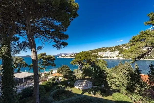 Tek Büyük veya İki Ayrı Yataklı Oda, Balkon, Deniz Manzaralı