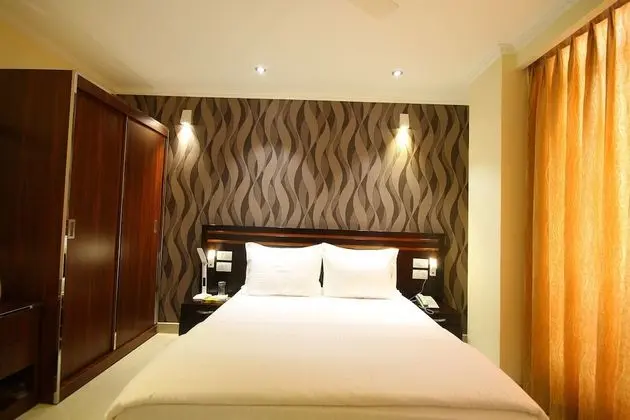 Luxury Oda