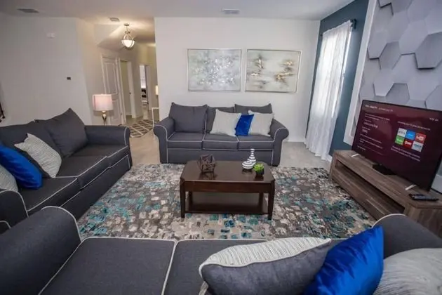 Ev