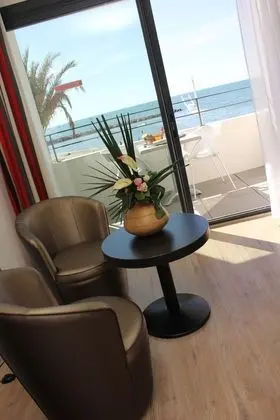 Superior Tek Büyük Yataklı Oda, Balkon, Deniz Manzaralı