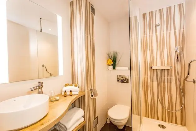 Superior Tek Büyük Yataklı Oda, Balkon, Deniz Manzaralı