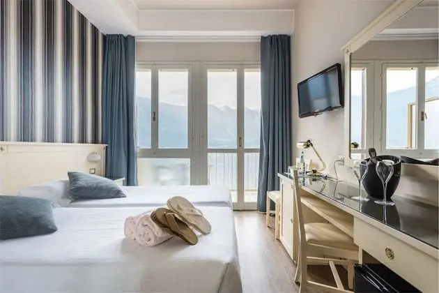 Comfort Tek Büyük veya İki Ayrı Yataklı Oda, Göl Manzaralı