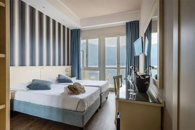 Comfort Tek Büyük veya İki Ayrı Yataklı Oda, Göl Manzaralı