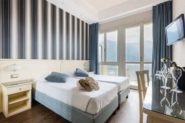 Comfort Tek Büyük veya İki Ayrı Yataklı Oda, Göl Manzaralı