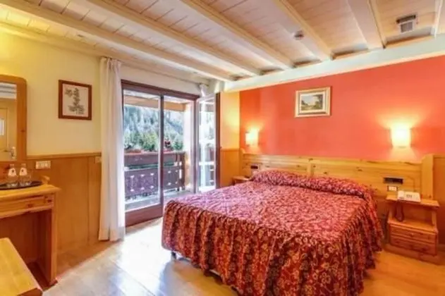 Comfort Tek Büyük veya İki Ayrı Yataklı Oda