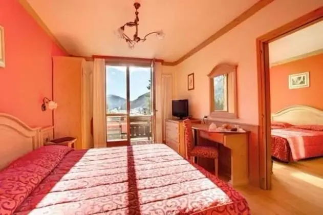 Comfort Tek Büyük veya İki Ayrı Yataklı Oda