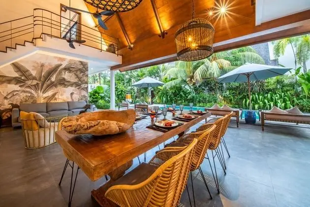 Villa, 4 Yatak Odası, Sigara İçilebilir, Kişiye Özel Havuzlu