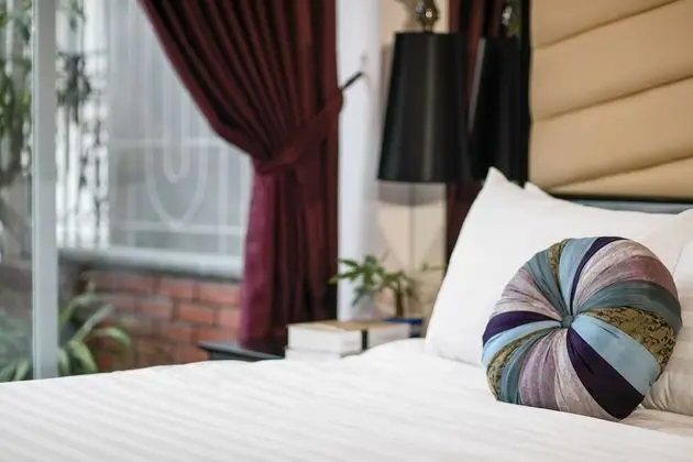 Junior Süit, 1 En Büyük (King) Boy Yatak, Balkon, Şehir Manzaralı