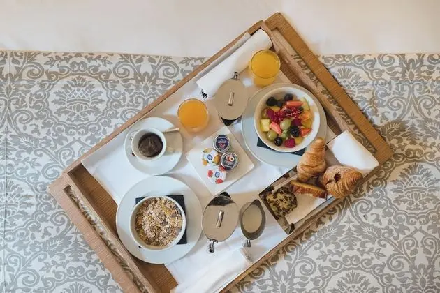 Deluxe Tek Büyük veya İki Ayrı Yataklı Oda, Kanal Manzaralı