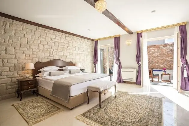 Deluxe Tek Büyük Yataklı Oda (Ground floor)