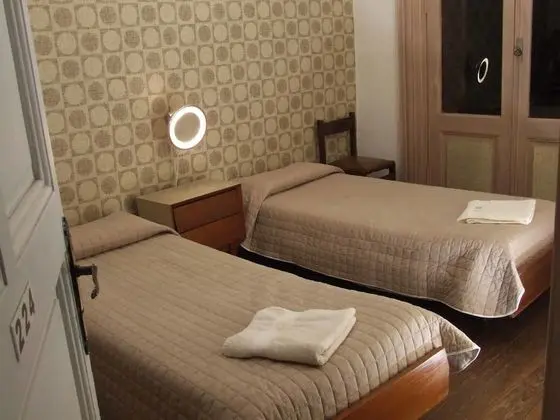 İki Ayrı Yataklı Oda, 2 Tek Kişilik Yatak, Ortak Banyo