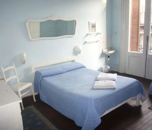 Tek Büyük Yataklı Oda, Ortak Banyo