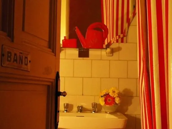Üç Kişilik Oda, Ortak Banyo