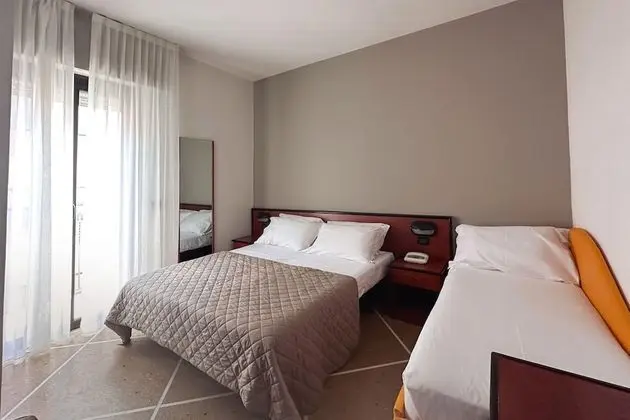 Standard Üç Kişilik Oda