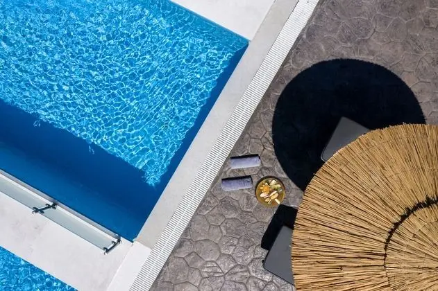 Junior Süit, Havuz Manzaralı
