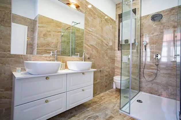 City Tek Büyük Yataklı Oda, 1 En Büyük (King) Boy Yatak (2)